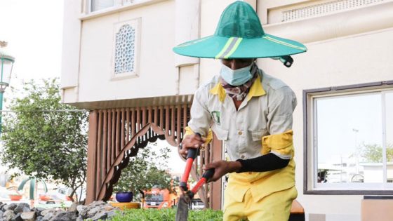 Hats With Built-in Fans Given to Outdoor Employees to Beat The Heat in Sharjah