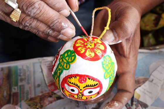 Lay back & Paint Some Coconut Shells in Sharjah Youth Centre!