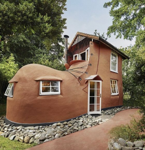 Airbnb Wants to Pay 100 People AED370,000 Each for Weird and Quirky Design Ideas