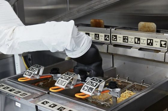 Restaurants in UAE Will Soon Have Robotic Chefs Cooking Your Meals